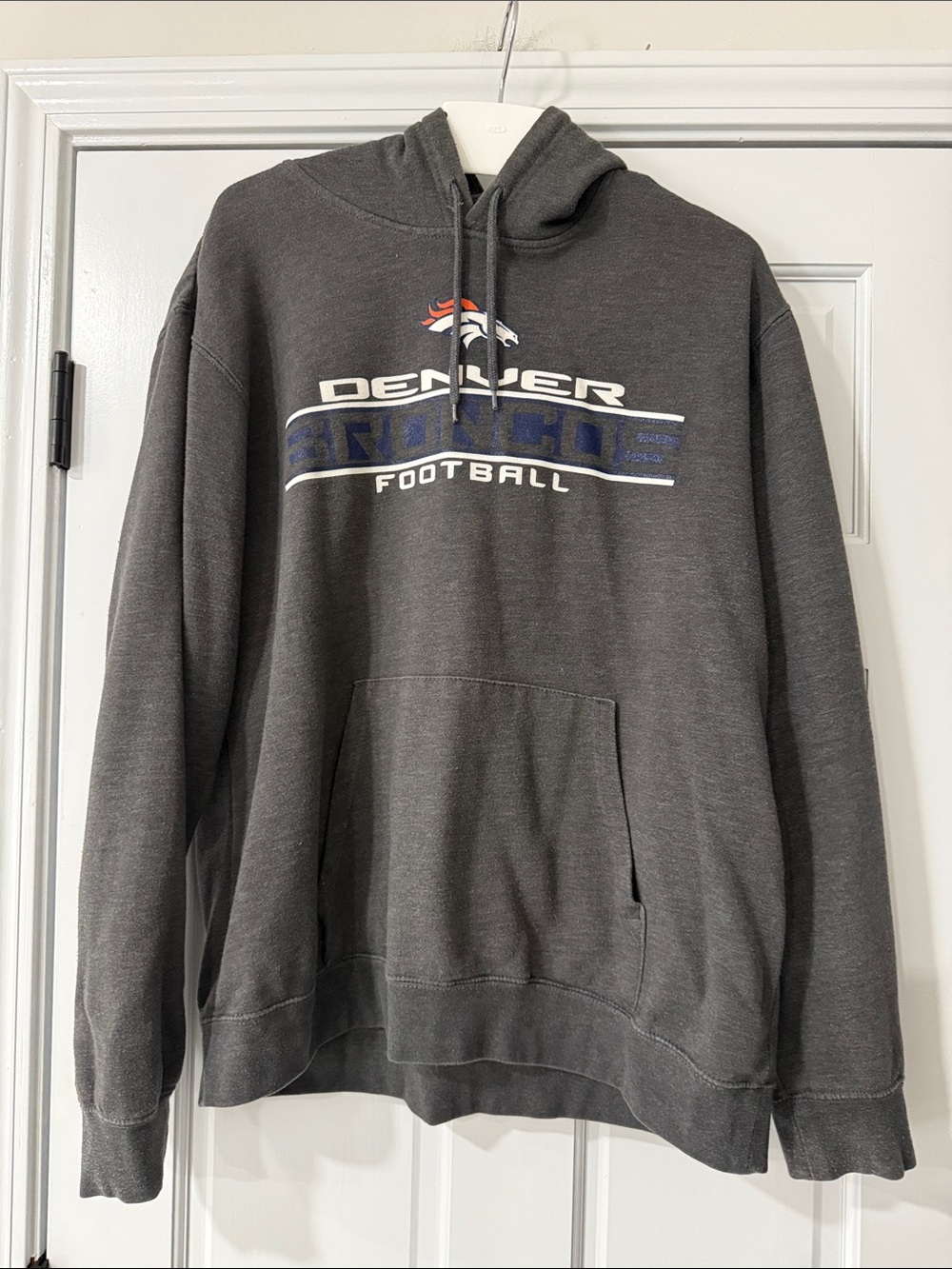 Men's Logo Athletic Heather Charcoal Denver Broncos Arch Victory Hoodie Size XL